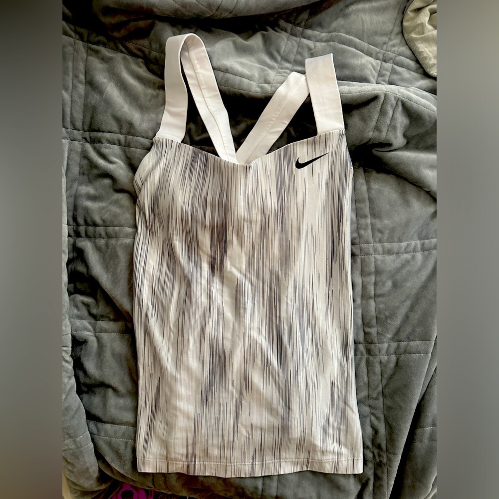 White and Grey Striped Nike Dri Fit Cross Back Tank Top Size M with bra